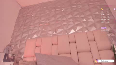 Snapshot of lexiee_grey_ chatting on January 28, 2025, 3:14 pm Lexie online show from January 28, 2025, 3:14 pm