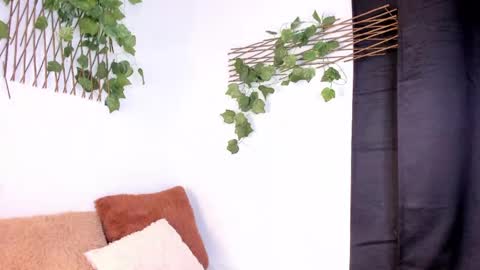 Lexieegrey online show from April 13, 2026, 5:40 pm