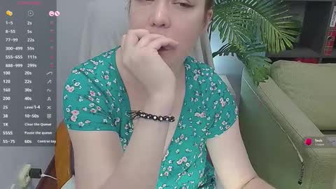 Lexi online show from November 5, 2025, 4:29 pm