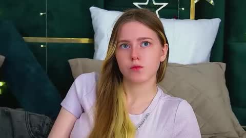 Lexi online show from December 5, 2025, 6:11 am