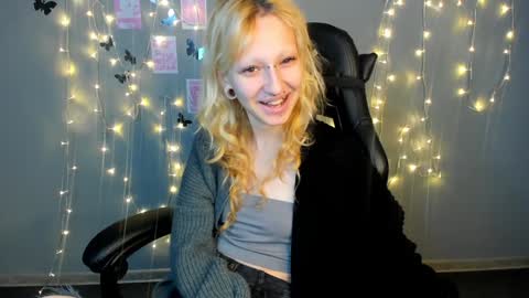 Lexy online show from February 5, 2025, 10:41 am