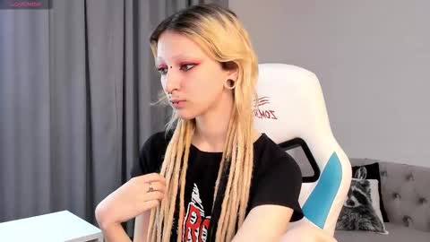 Lexy online show from October 17, 2025, 11:35 am