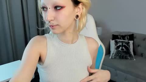 Lexy online show from October 18, 2025, 11:33 am