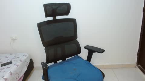 leydy_day online show from March 9, 2026, 10:36 pm