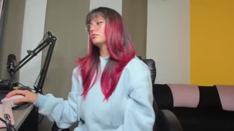 Leydy  online show from April 17, 2026, 1:30 am