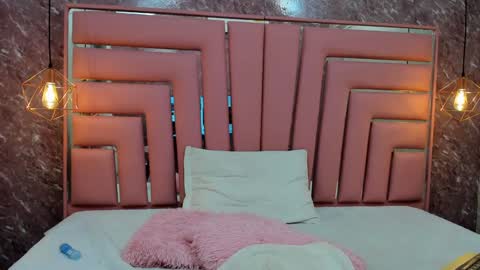 Leyla online show from January 7, 2025, 3:23 pm