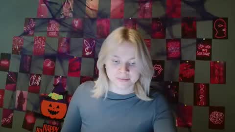 Snapshot of leyla_le chatting on October 27, 2025, 7:23 am Leyla online show from October 27, 2025, 7:23 am