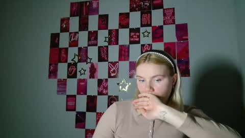 Snapshot of leyla_le chatting on November 7, 2025, 7:52 am Leyla online show from November 7, 2025, 7:52 am