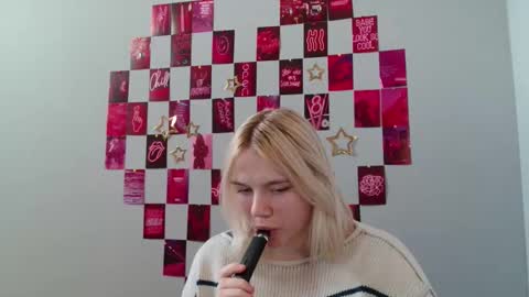 Snapshot of leyla_le chatting on November 14, 2025, 7:07 am Leyla online show from November 14, 2025, 7:07 am