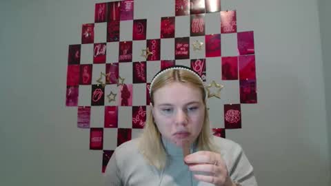 Snapshot of leyla_le chatting on November 15, 2025, 7:38 am Leyla online show from November 15, 2025, 7:38 am