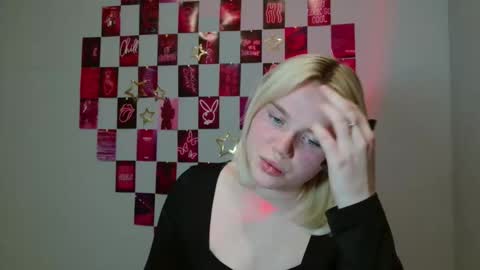 Snapshot of leyla_le chatting on November 21, 2025, 6:06 pm Leyla online show from November 21, 2025, 6:06 pm