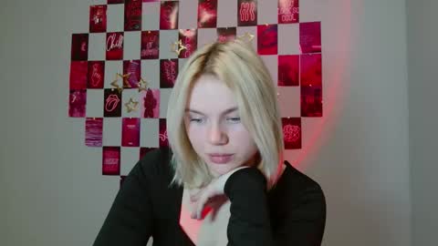 Snapshot of leyla_le chatting on November 22, 2025, 7:07 am Leyla online show from November 22, 2025, 7:07 am