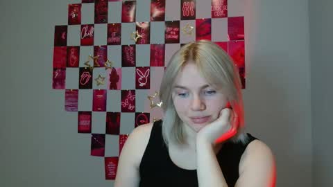 Snapshot of leyla_le chatting on November 25, 2025, 7:08 am Leyla online show from November 25, 2025, 7:08 am