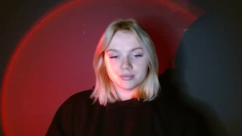 Snapshot of leyla_le chatting on January 9, 2026, 8:06 am Leyla online show from January 9, 2026, 8:06 am