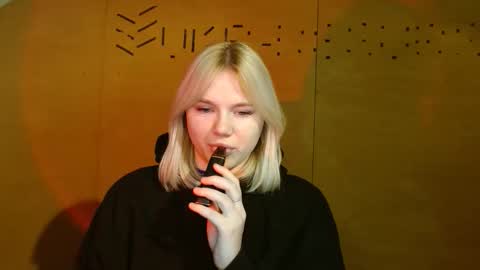 Snapshot of leyla_le chatting on January 15, 2026, 7:24 am Leyla online show from January 15, 2026, 7:24 am