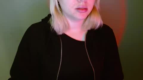 Snapshot of leyla_le chatting on February 3, 2026, 7:57 am Leyla online show from February 3, 2026, 7:57 am