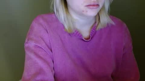 Snapshot of leyla_le chatting on February 6, 2026, 6:29 am Leyla online show from February 6, 2026, 6:29 am