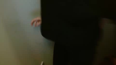 Snapshot of leyla_le chatting on February 9, 2026, 6:39 am Leyla online show from February 9, 2026, 6:39 am