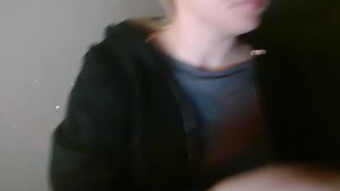 Snapshot of leyla_le chatting on February 15, 2026, 6:32 am Leyla online show from February 15, 2026, 6:32 am