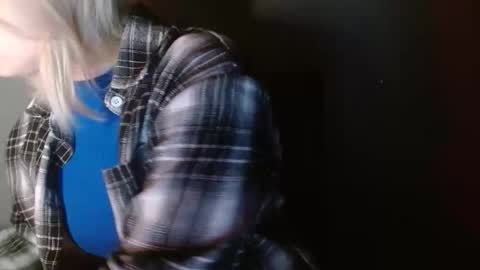 Snapshot of leyla_le chatting on February 21, 2026, 3:35 pm Leyla online show from February 21, 2026, 3:35 pm