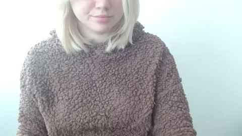 Snapshot of leyla_le chatting on March 2, 2026, 7:15 am Leyla online show from March 2, 2026, 7:15 am