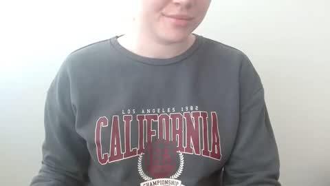 Snapshot of leyla_le chatting on March 5, 2026, 6:09 am Leyla online show from March 5, 2026, 6:09 am