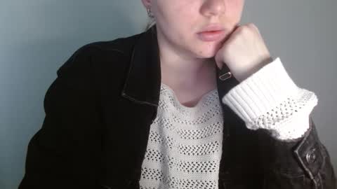 Snapshot of leyla_le chatting on April 1, 2026, 5:52 am Leyla online show from April 1, 2026, 5:52 am