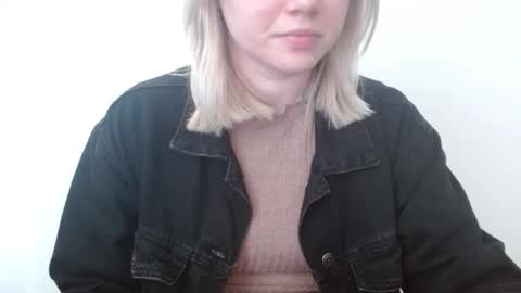 Snapshot of leyla_le chatting on April 3, 2026, 5:38 am Leyla online show from April 3, 2026, 5:38 am