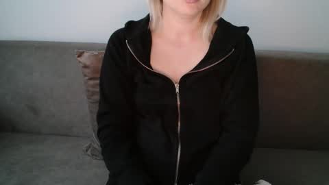 Snapshot of leyla_le chatting on April 6, 2026, 4:46 am Leyla online show from April 6, 2026, 4:46 am