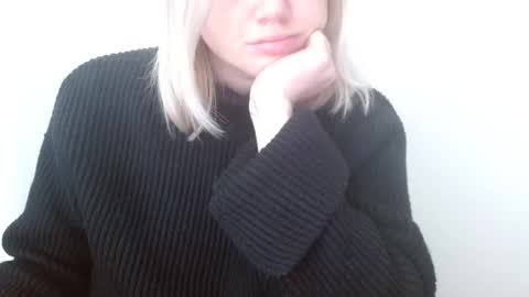 Snapshot of leyla_le chatting on April 11, 2026, 5:34 am Leyla online show from April 11, 2026, 5:34 am