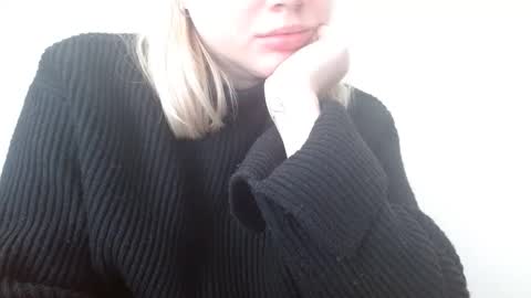 Snapshot of leyla_le chatting on April 11, 2026, 7:45 am Leyla online show from April 11, 2026, 7:45 am