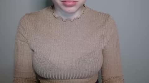 Snapshot of leyla_le chatting on April 13, 2026, 3:39 pm Leyla online show from April 13, 2026, 3:39 pm