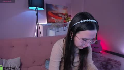 Snapshot of leylamirage chatting on March 1, 2026, 12:18 pm leylamirage online show from March 1, 2026, 12:18 pm