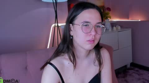 leylamirage online show from March 11, 2026, 12:22 pm