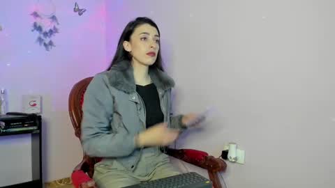 Leyna online show from March 5, 2025, 8:10 pm