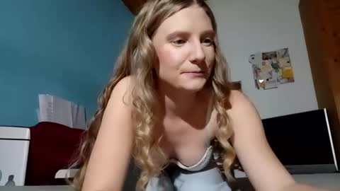 lia06_ online show from December 22, 2025, 5:32 pm