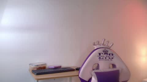 Lia  online show from May 26, 2026, 3:02 am