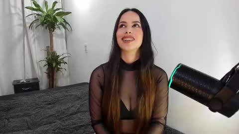 Lia y Felipe --  online show from February 12, 2026, 11:22 pm