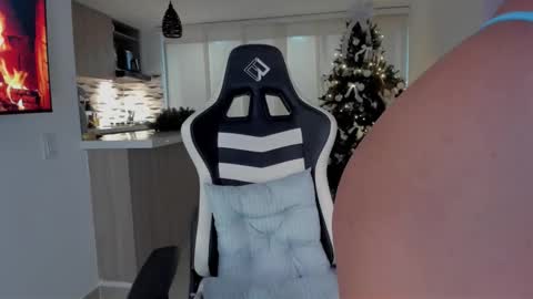 Lia online show from December 16, 2025, 2:49 am