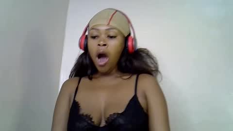 lia online show from December 3, 2025, 7:05 am