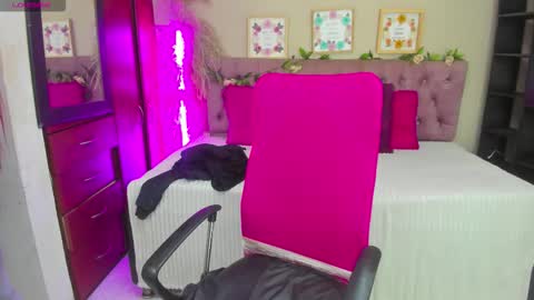 lia online show from November 20, 2025, 8:30 pm