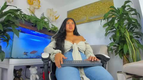 lia_lovelly online show from April 14, 2026, 4:51 am