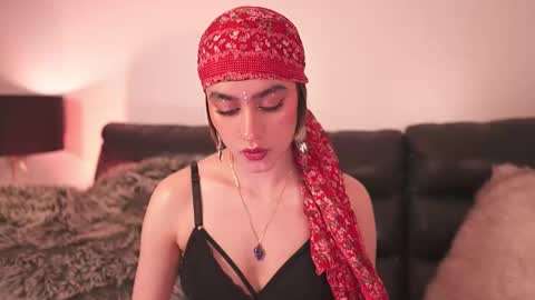 liaa online show from December 4, 2025, 8:06 pm