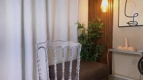 LIA online show from October 9, 2025, 6:06 pm