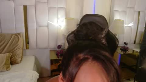 lia_mariana online show from October 1, 2025, 6:25 pm