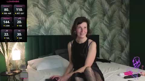 lia_reyn online show from September 12, 2025, 2:11 am