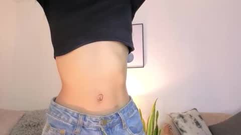 Lia  online show from November 28, 2025, 3:04 pm