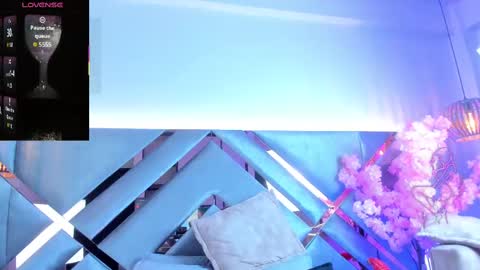 Liaa online show from November 24, 2025, 2:44 am