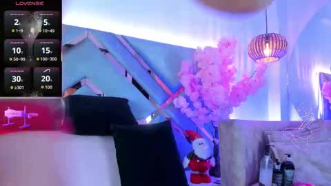 Liaa online show from November 25, 2025, 2:44 am