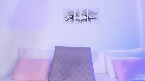 Lia online show from February 12, 2025, 3:38 pm